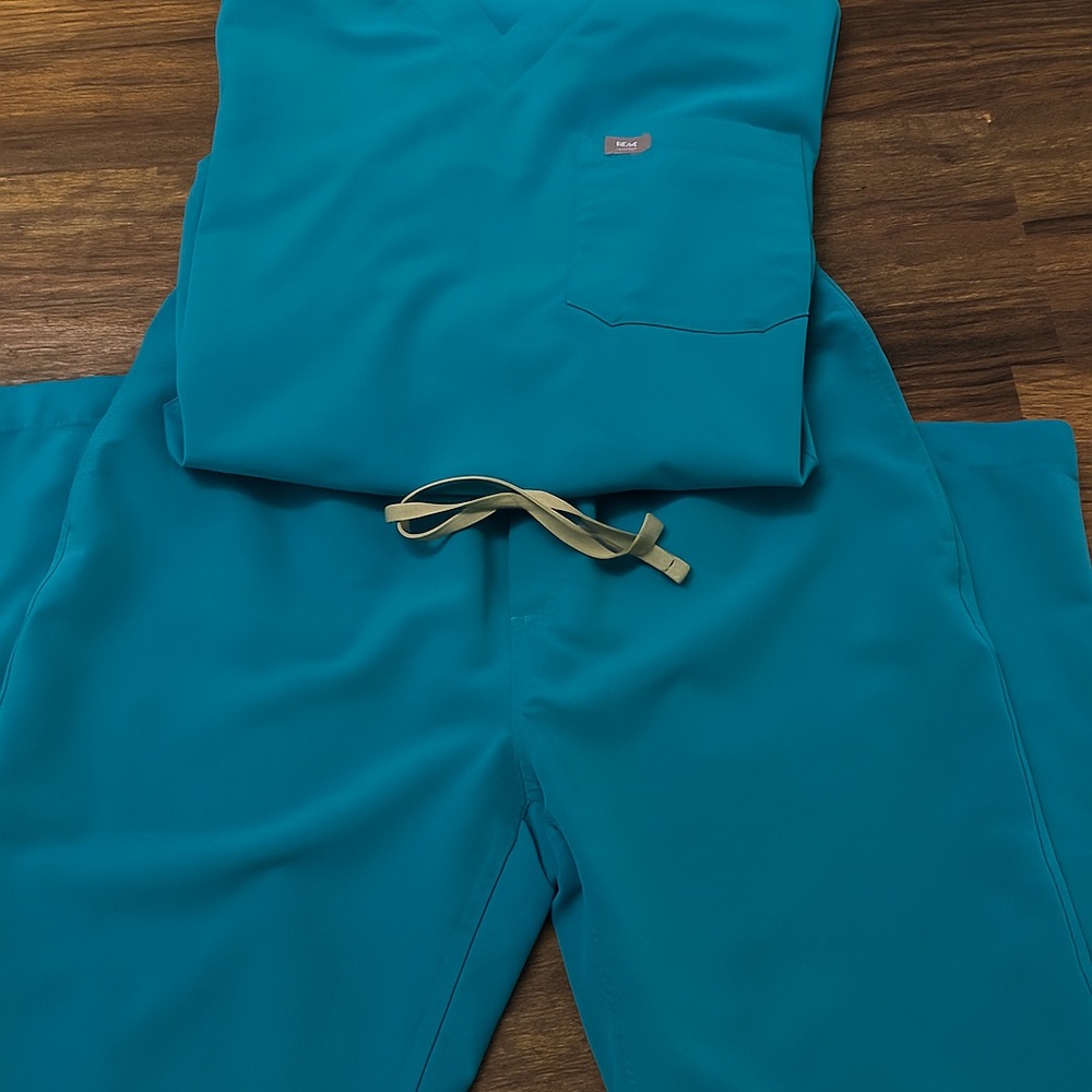 Figs Men Teal Scrub Set